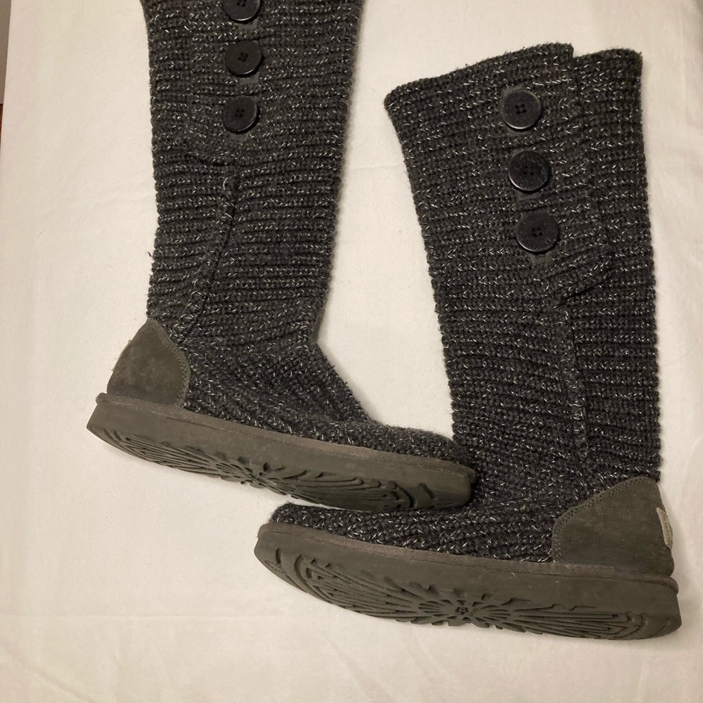 Ugg Classic Cardy Sweater Boot, Size 7, Great Condition
